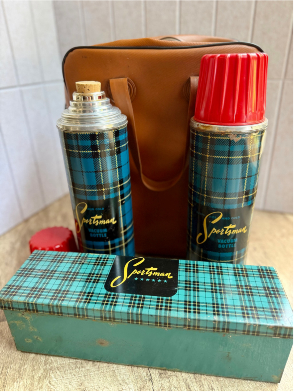Vintage Sportsman Tartan Plaid Picnic Set Thermos Bottles Metal Box Vinyl Case